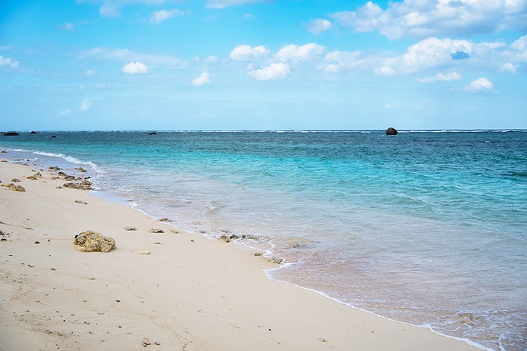 ふるさと海浜公園前のビーチ